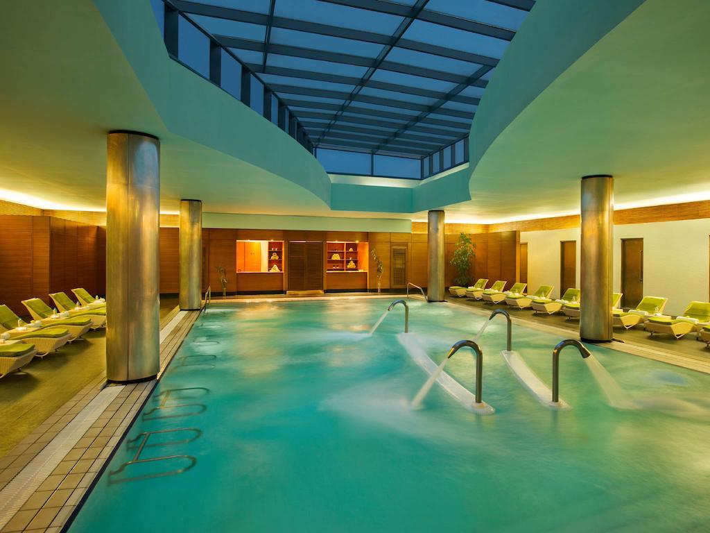 The Regency Hotel Kuwait Kuwait City Bagian luar foto The spa at the InterContinental Wien