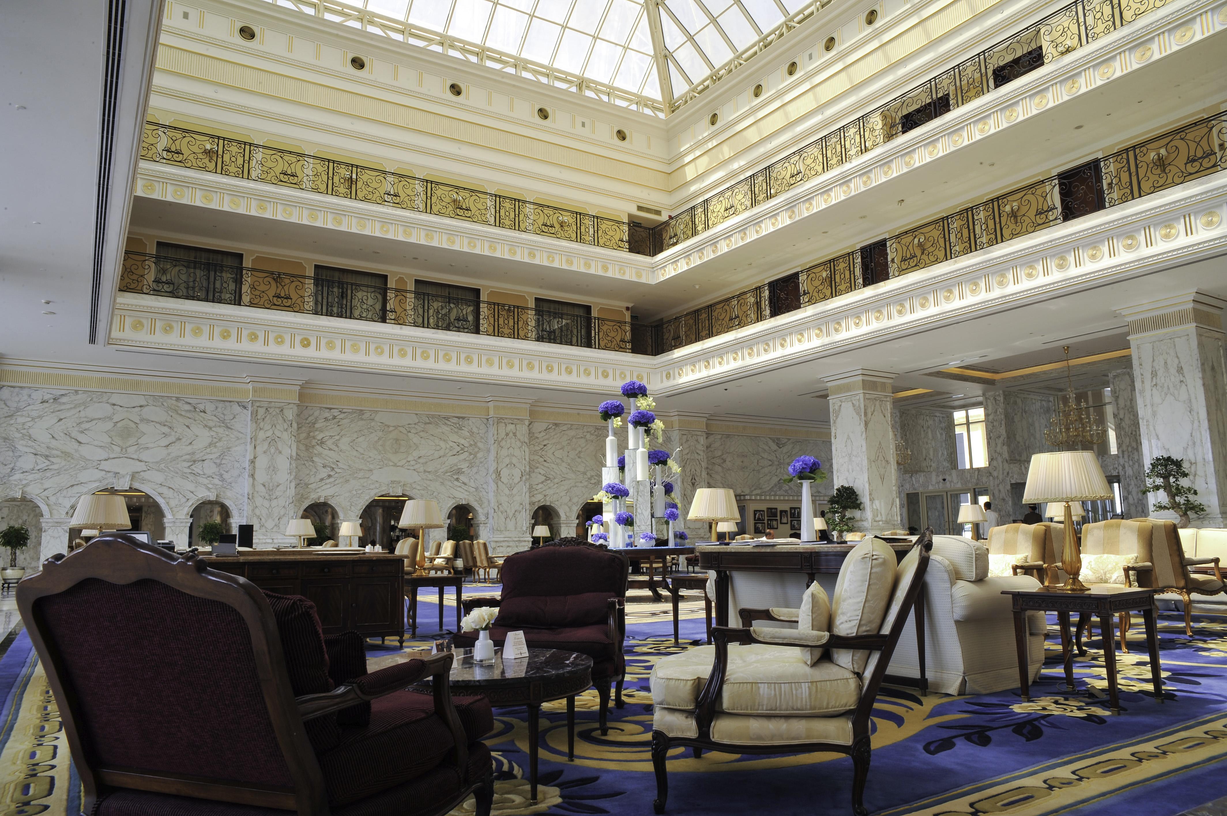 The Regency Hotel Kuwait Kuwait City Bagian luar foto The lobby