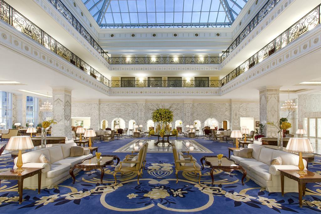The Regency Hotel Kuwait Kuwait City Bagian luar foto The lobby of the hotel